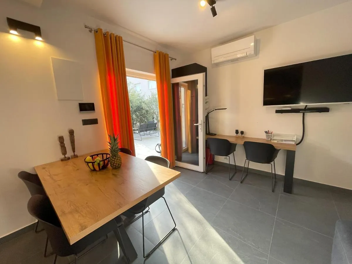 Valkane Beach Apartments 普拉 克罗地亚