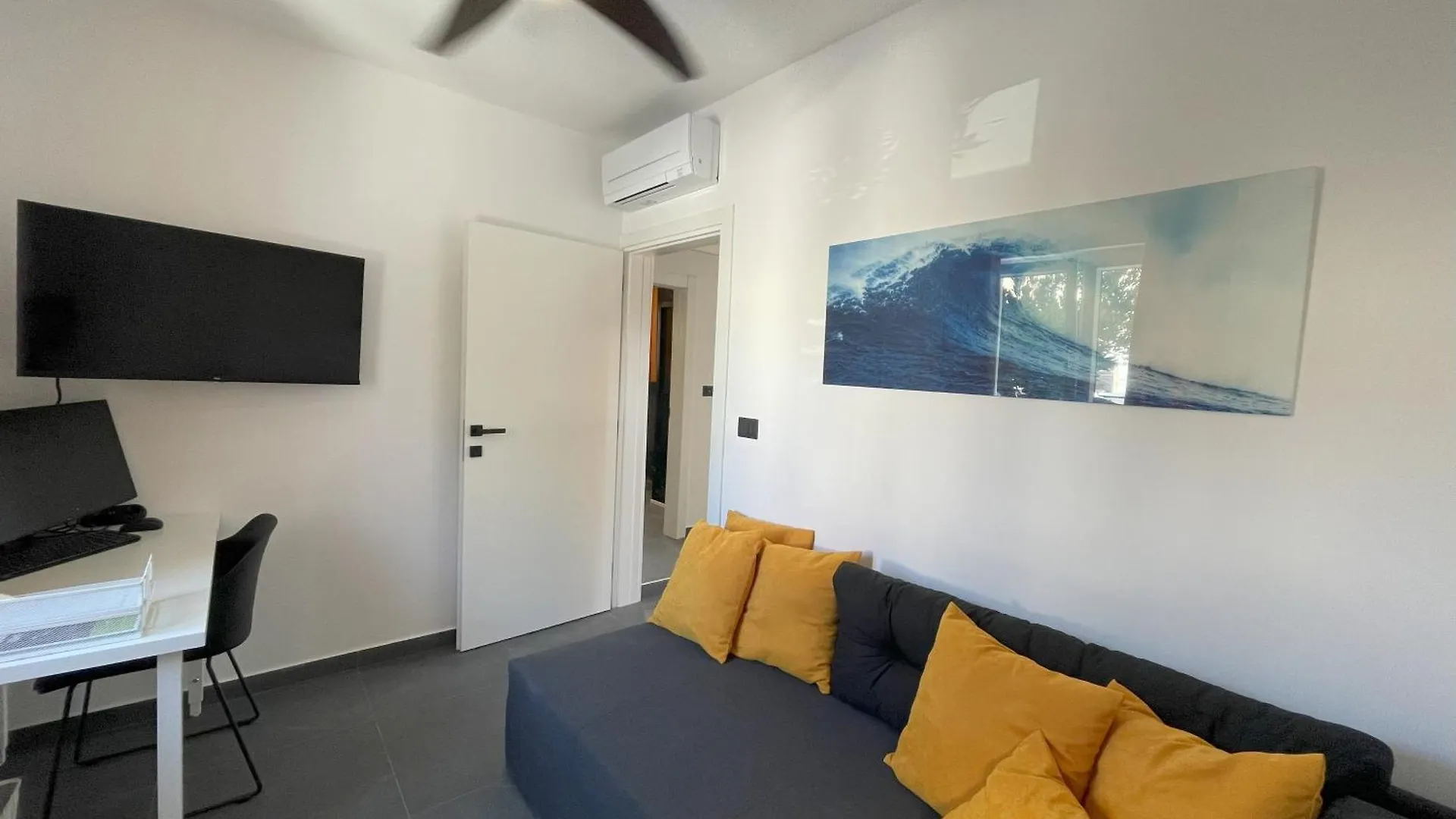 Valkane Beach Apartments 普拉