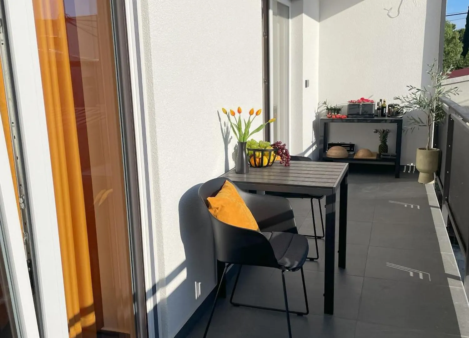 Valkane Beach Apartments 普拉