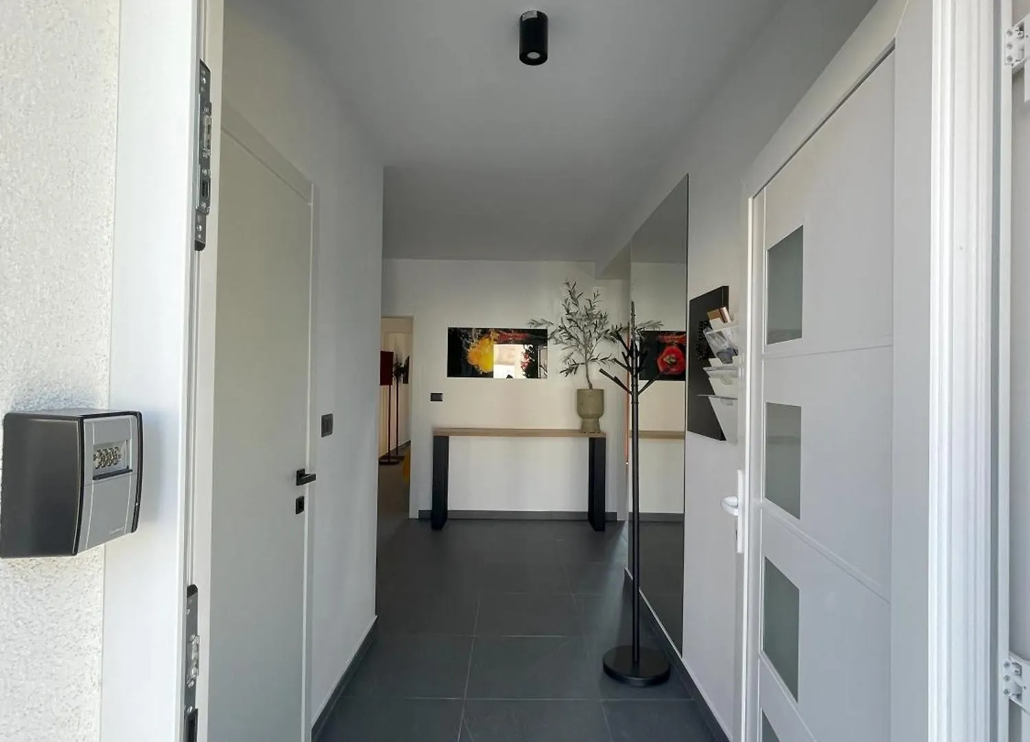 Valkane Beach Apartments 普拉