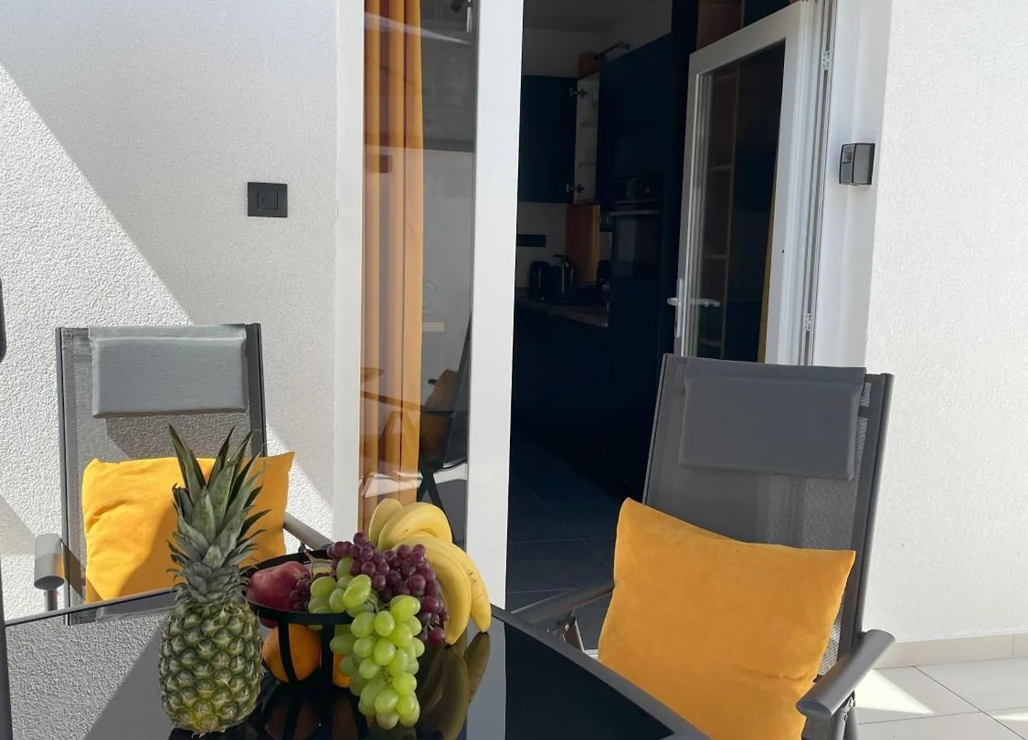 Valkane Beach Apartments 普拉